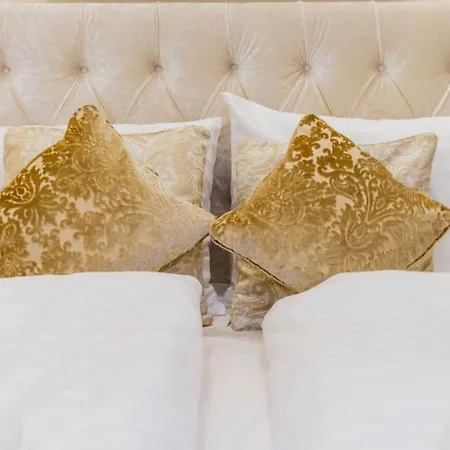 Isabella Luxury At Parliament Apartment *