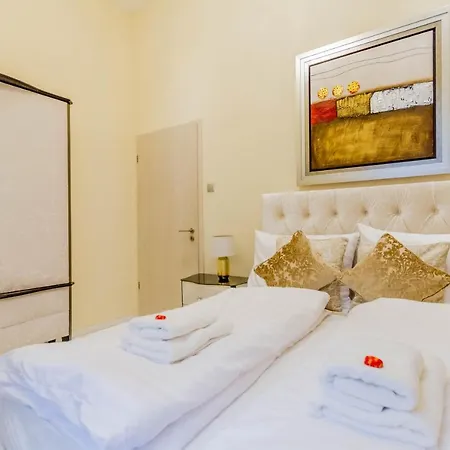Isabella Luxury At Parliament Apartment Budapest